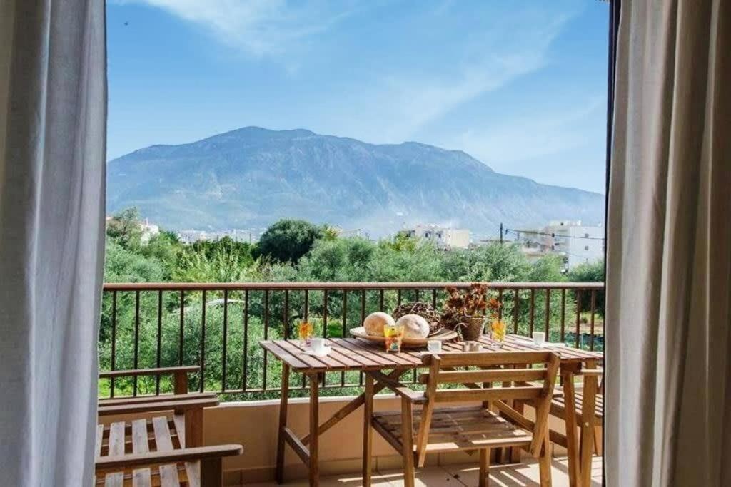 Amalia'S Serendipity - City Lights & Mountain Vistas كالاماتا المظهر الخارجي الصورة